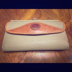!!💖Dooney & Bourke wallet💖