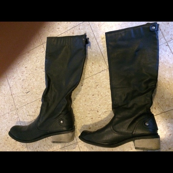 Black boots size 10M