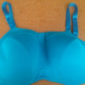 NWOT!! Half Moon Active Sports Bra