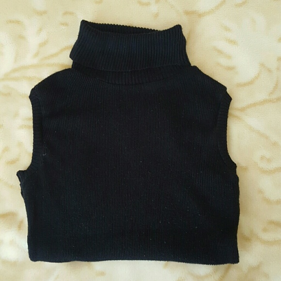 Sleeveless Turtleneck