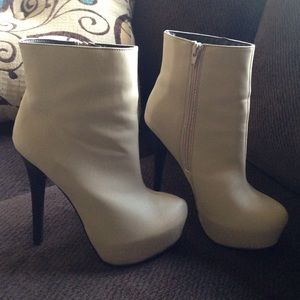 Ankle boots
