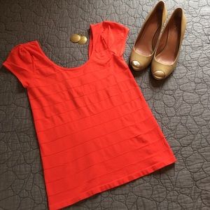 Bebe red body con top
