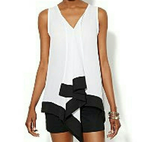 NWT! Black and White Sleeveless Hi Lo Top