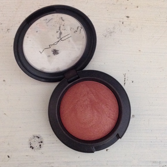 MAC Cosmetics Other - MAC mineralize blush GLEEFUL used once