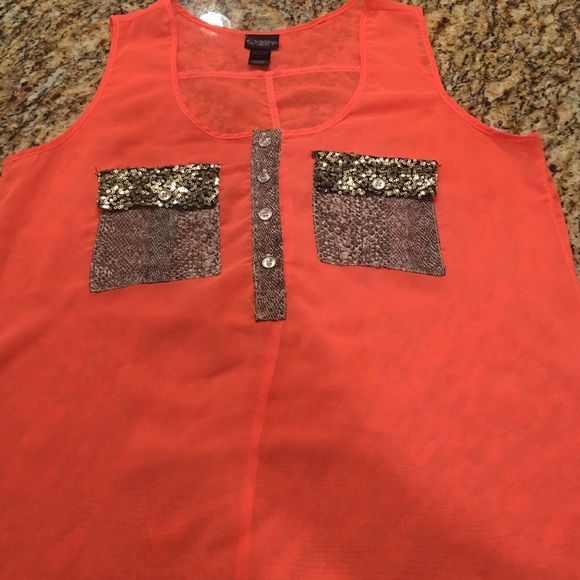 Tank - Picture 2 of 3