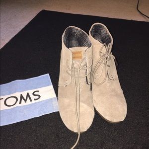 🎉‼️FLASH SALE‼️🎉Toms Desert Wedges