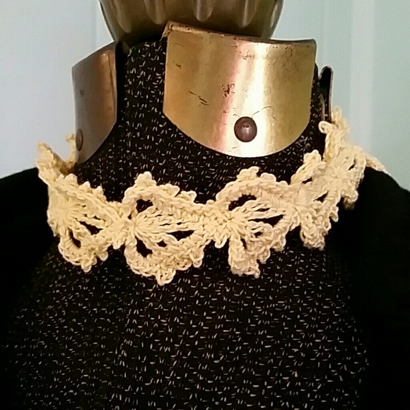 Crocheted Choker Necklace