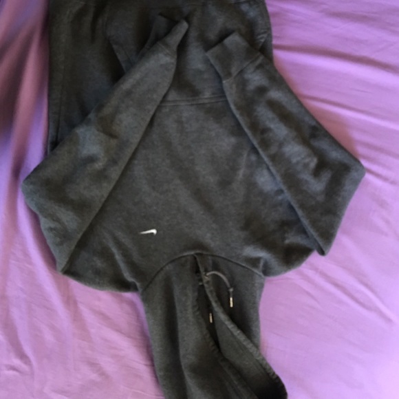 Nike pullover hoodie