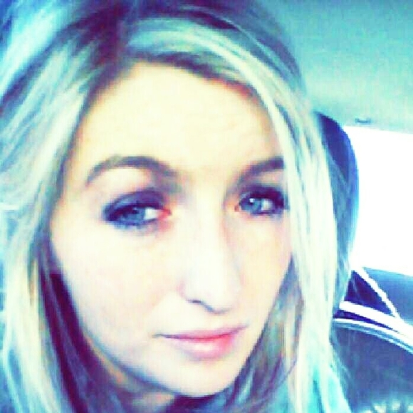 Meet your Posher, Jenny - Picture 2 of 4