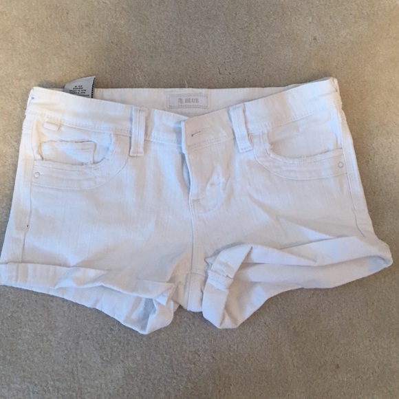 Size 28 white jean shorts - Picture 1 of 3