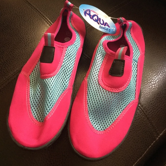 Shoes - WATER SHOES SIZE 9/10