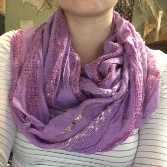 Purple sparkly infinity scarf - Picture 3 of 3