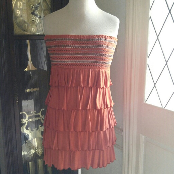 Rust Strapless Ruffled Dress with Embroidery Bust - Picture 2 of 4