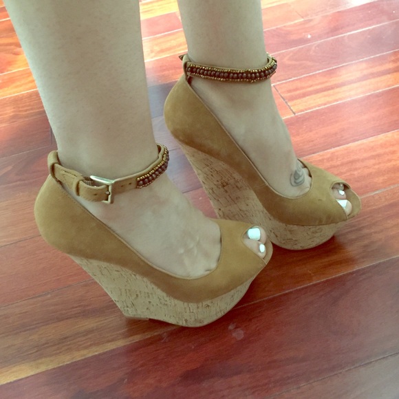 Wild pair nude wedges with bead ankle strap SZ 5.5