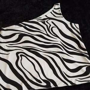BLACK/WHITE ANIMAL PRINT SEXY SINGLE SHOULDER TOP