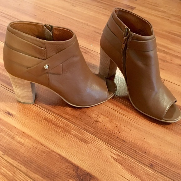 Steve Madden leather peep toe booties