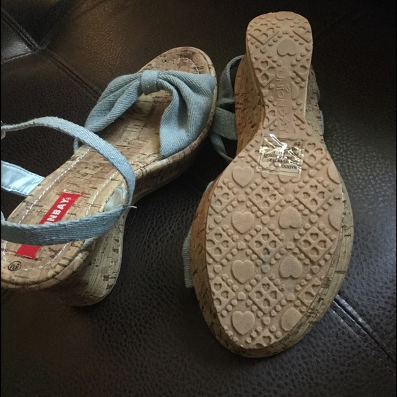 DENIM WEDGE SANDAL, Size 9 BRAND NEW - Picture 4 of 4