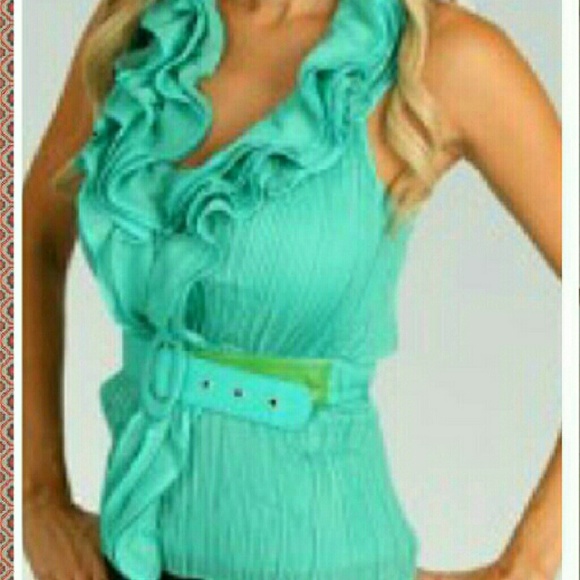 Halter top ruffled