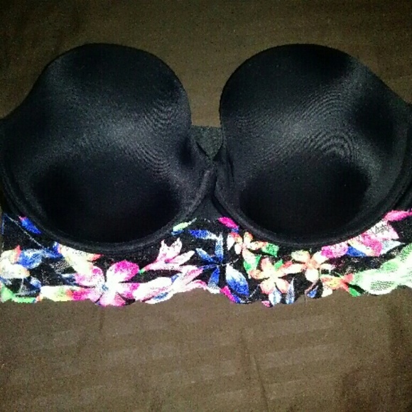 VS PINK STRAPLESS PUSH UP BRA