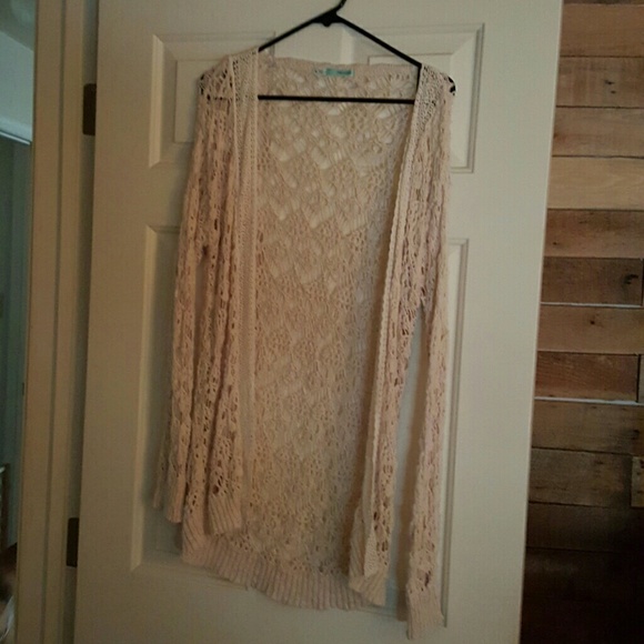 Long sleeve crochet top