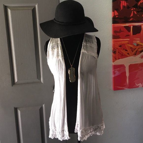 🌻FOREVER 21 PLUS BOHO VEST🌻