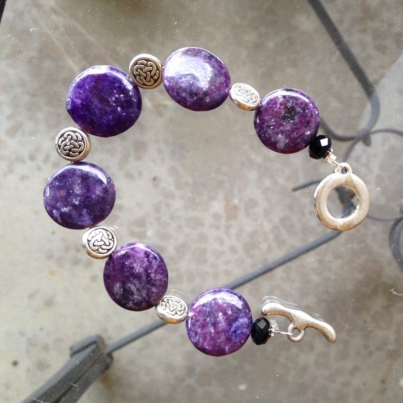 Handmade bracelet with amethyst - Picture 2 of 3