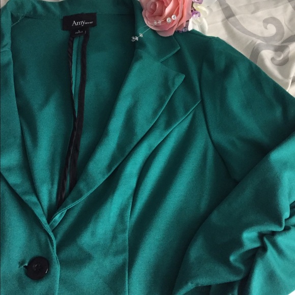 Emerald Blazer - Picture 1 of 3