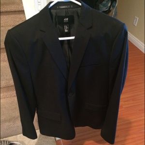 BLACK SUIT- PROM, WEDDINGS, FORMAL PARTIES
