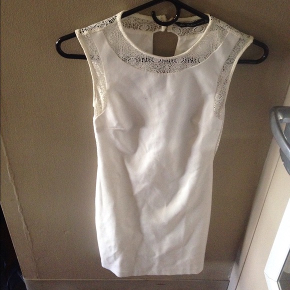 Zara white dress with a slight open back! 🌸 - Picture 4 of 4