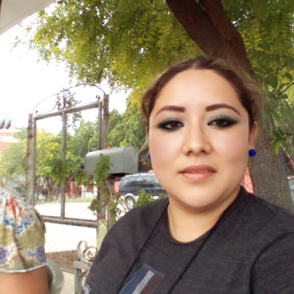 Meet your Posher, Maria