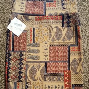 BRAND NEW CASSIE SKIRT SMALL