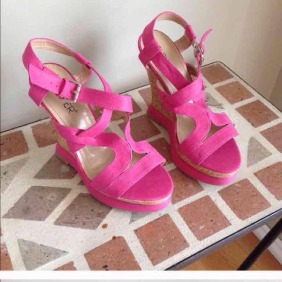 Pink wedges