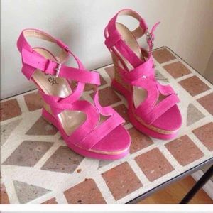 Pink wedges