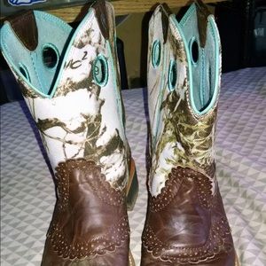 Ariat size 9 fat baby boots