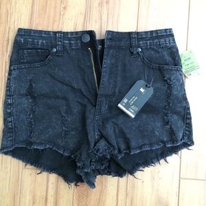 Black washed demin short