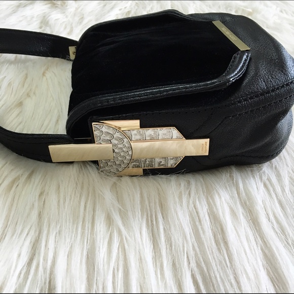 ✨FLASH SALE✨Beautiful Leather and Metal Detail Bag - Picture 2 of 4