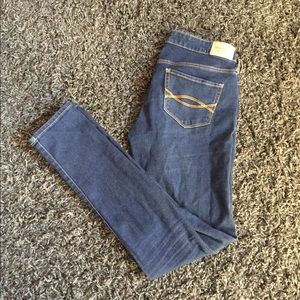 LIKE NEW ABERCROMBIE JEANS❣