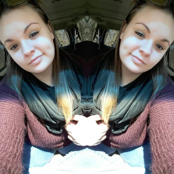 Meet your Posher, April