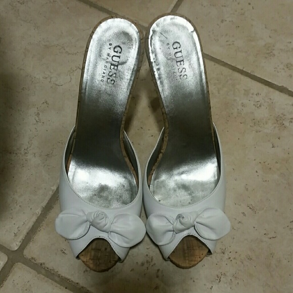 Peep Toe Bow Heels - Picture 3 of 4