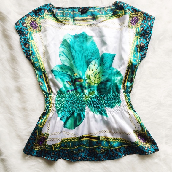 Vintage Tops - ❌SOLD❌ Feathers Silky Top