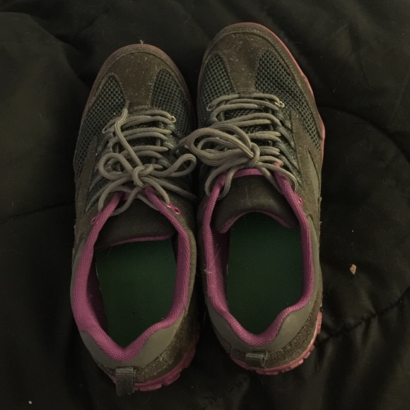 Grey and purple vibram tennis shoes. Slight wear