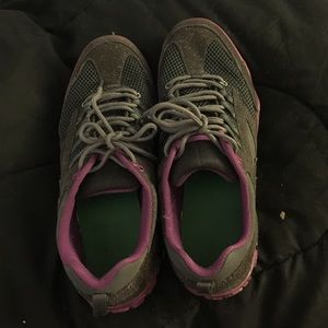 Grey and purple vibram tennis shoes. Slight wear