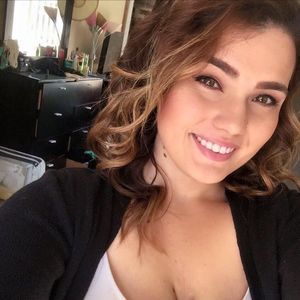 Meet your Posher, Courtney