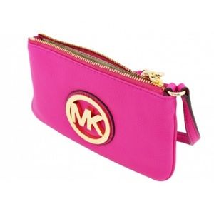 ✨ SALE ✨ Michael Kors Wristlet