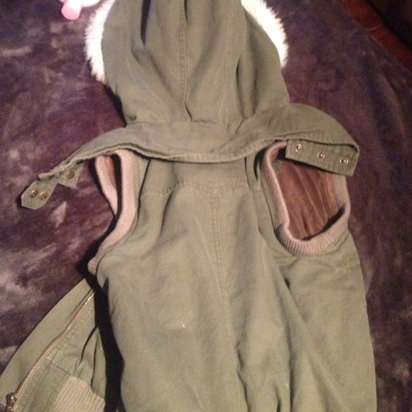 Warm furry vest - Picture 4 of 4