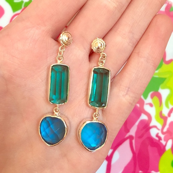 Dangle earrings