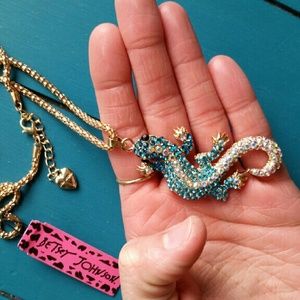 Final $ drop Betsey Johnson gecko necklace