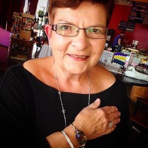 Meet your Posher, Claudia