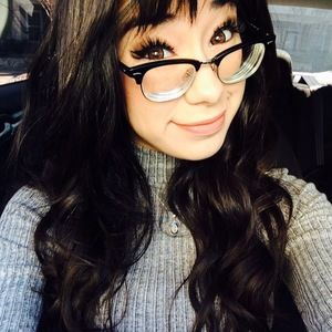 Meet your Posher, Raena