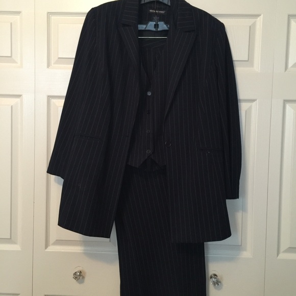 Lane Bryant Jackets & Blazers - 🎉Flash Sale🎉Career Gals-Lane Bryant 3 Piece Suit